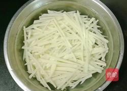 胡萝卜鸡蛋卷饼的做法图解1