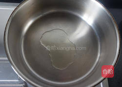 黄瓜炒咸肉的做法图解2