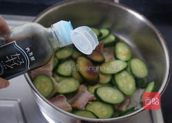 黄瓜炒咸肉的做法图解5