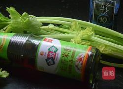 凉拌香芹的做法图解1