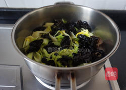 西芹木耳炒肉片的做法图解7
