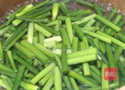 蒜苔炒肉的做法图解4