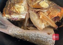 鱼头豆腐汤的做法图解2