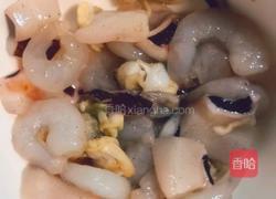 海鲜粥的做法图解1