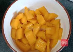 牛奶芒果雪糕的做法图解3