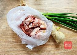 葱油焖鸡的做法图解1