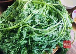 炒面蒸茼蒿的做法图解1