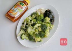 上汤西兰花的做法图解1