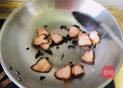 萝卜干炒腊肉的做法图解3