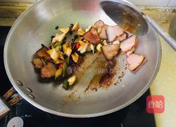 萝卜干炒腊肉的做法图解8