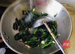 蒜香莴笋叶的做法图解5