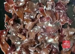 木耳西芹炒鸡肉的做法图解11