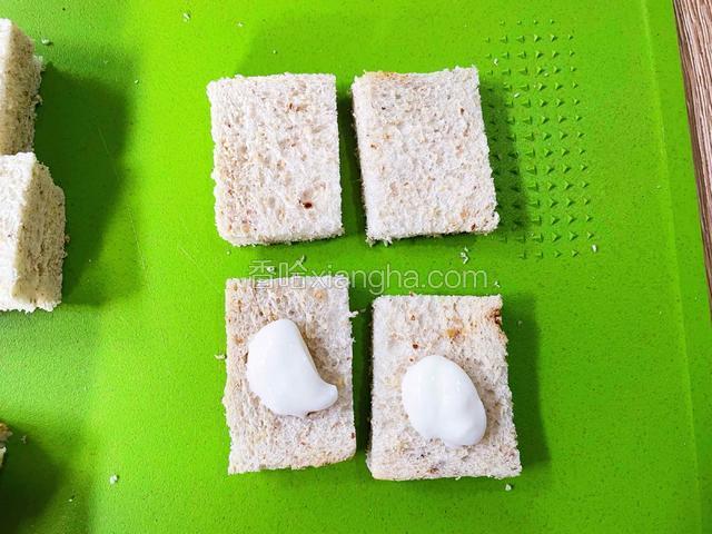 酸奶涂抹上吐司