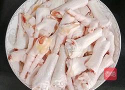 泡椒鸡爪的做法图解1