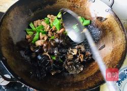 木耳青椒炒肉片的做法图解7