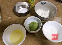 Illustration of how to make matcha pulp sandwich cake 1