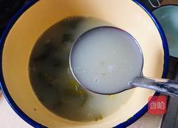 芹菜浆水面的做法图解1