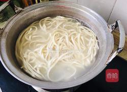 芹菜浆水面的做法图解9