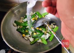 荷兰豆炒百合银杏仁的做法图解5