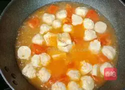 Illustration of making tofu fish ball tomato soup 11