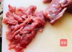 莲花白木耳过油肉的做法图解1