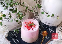 草莓香蕉奶昔的做法图解7