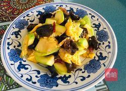 西葫芦木耳炒鸡蛋的做法图解8