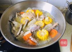 玉米胡萝卜炖土鸡的做法图解8