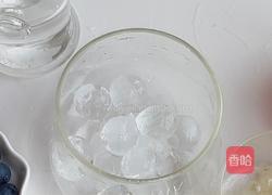 酸甜蓝莓饮的做法图解2