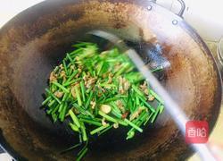 韭菜苔炒牛肉的做法图解7