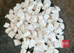 肉丸火腿炒饭的做法图解1