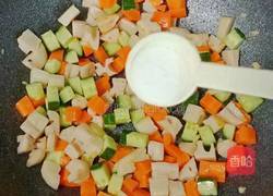 藕丁炒火腿的做法图解12