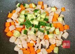 藕丁炒火腿的做法图解11