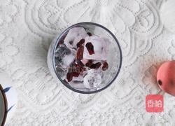 桑葚蔓越莓冰饮的做法图解4