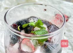 桑葚蔓越莓冰饮的做法图解6