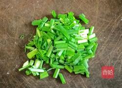 肉丸香肠炒泡面的做法图解4