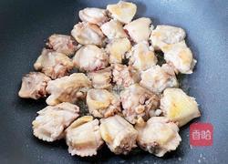 香菇栗子焖鸡翅的做法图解4