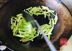 香芹炒牛肉的做法图解4