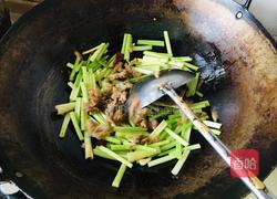 香芹炒牛肉的做法图解5