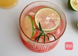 Illustration of making salted carambola juice, watermelon and lemon drink 7