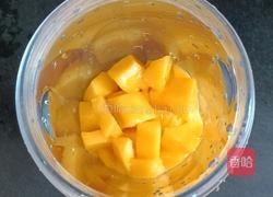 牛奶芒果雪糕的做法图解4