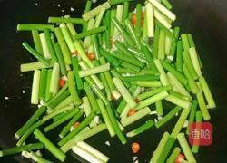 蒜苔炒牛肉的做法图解11