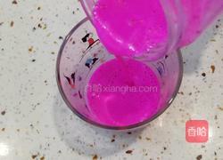 火龙果蜂蜜奶昔的做法图解7
