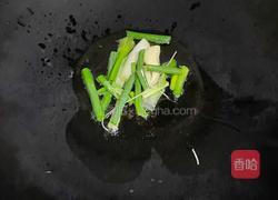 螃蟹米线的做法图解2