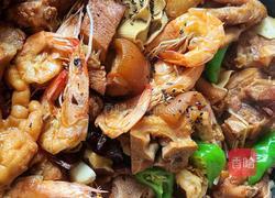 猪脚排骨明虾煲的做法图解5