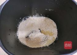 香肠培根披萨的做法图解2