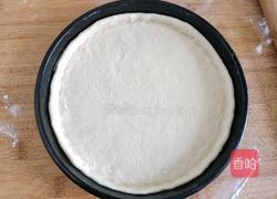 香肠培根披萨的做法图解3