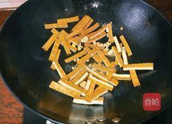 韭菜花炒香干的做法图解4