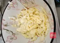 Illustration of how to make steamed stuffed buns with lanceol filling 8