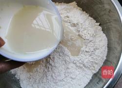 韭菜鸡蛋包子的做法图解1